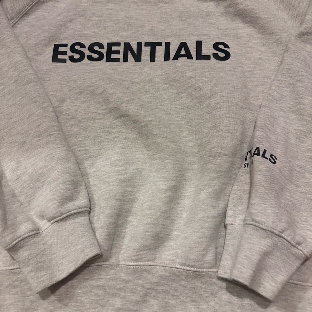 Essentials crewneck - Picture 2 of 3